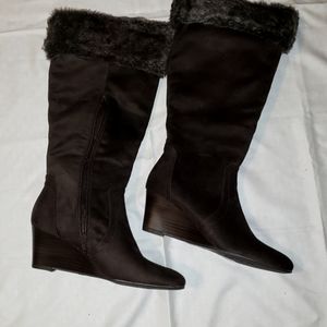 Suede boots